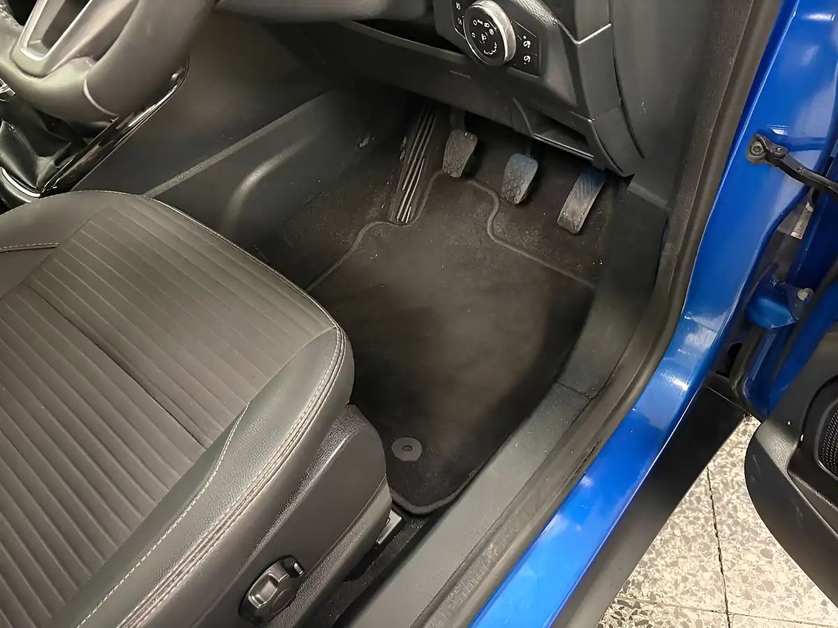 Used 2022 Ford Ecosport Titanium Desert Island Blue - Interior and Exterior details 11