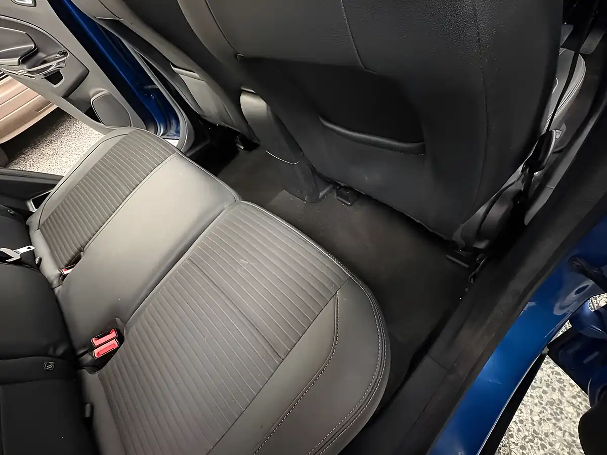 Used 2022 Ford Ecosport Titanium Desert Island Blue - Interior and Exterior details 13