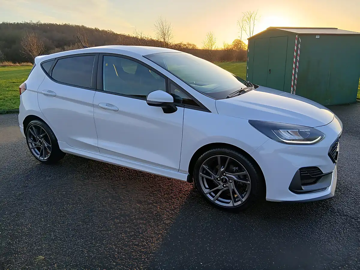 Used 2022 Ford Fiesta ST-2 White - Front View