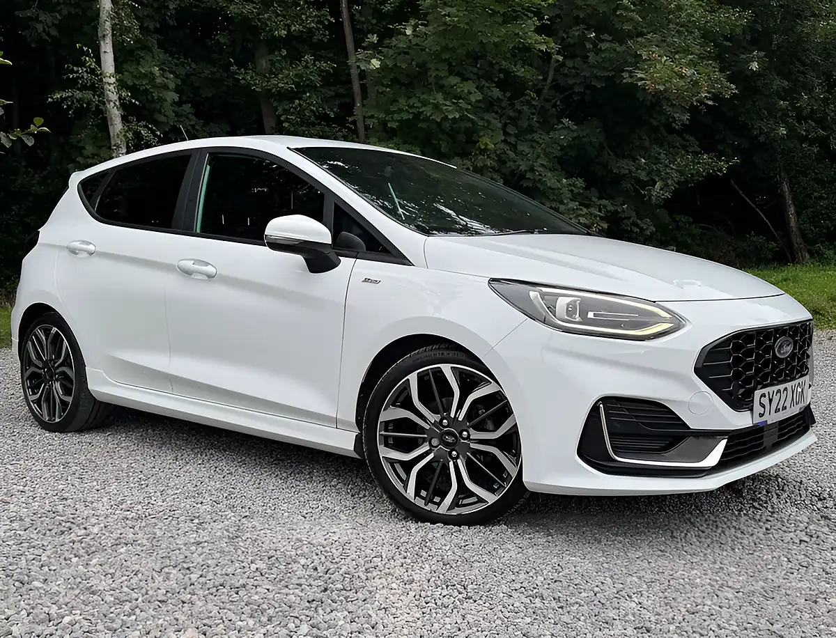 Used 2022 Ford Fiesta ST-Line Vignale Frozen White - Front View