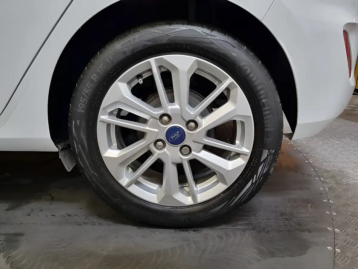 Used 2022 Ford Fiesta Titanium Frozen White - Interior and Exterior details 17