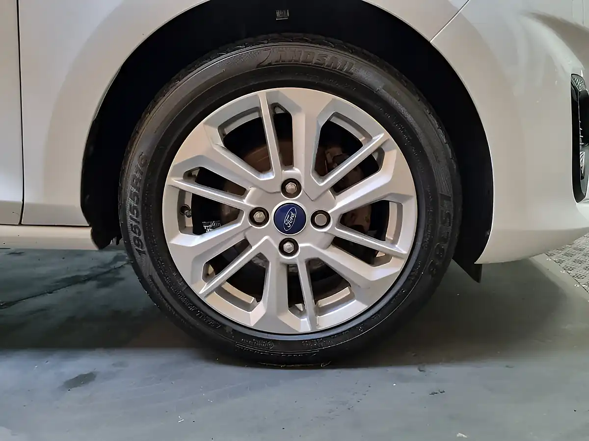 Used 2022 Ford Fiesta Titanium Frozen White - Interior and Exterior details 19