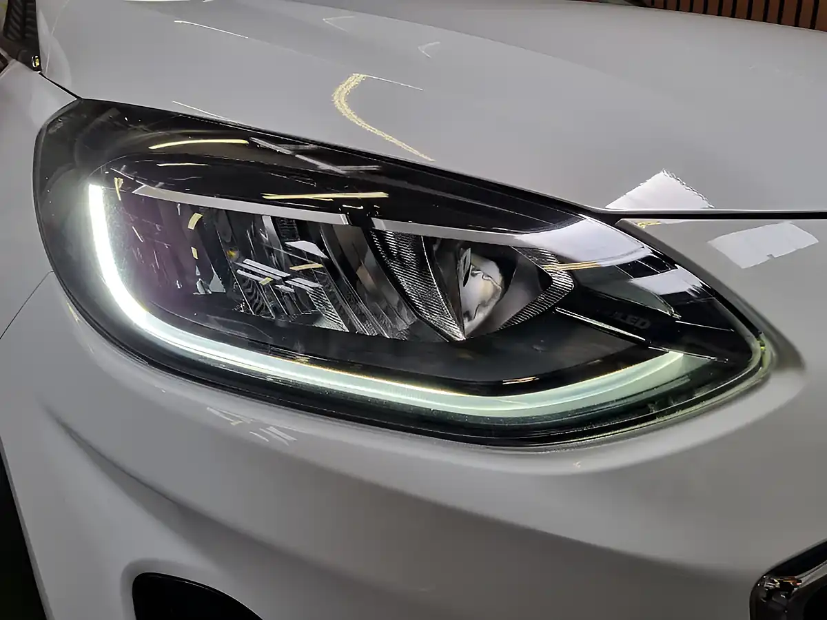 Used 2022 Ford Fiesta Titanium Frozen White - Interior and Exterior details 6