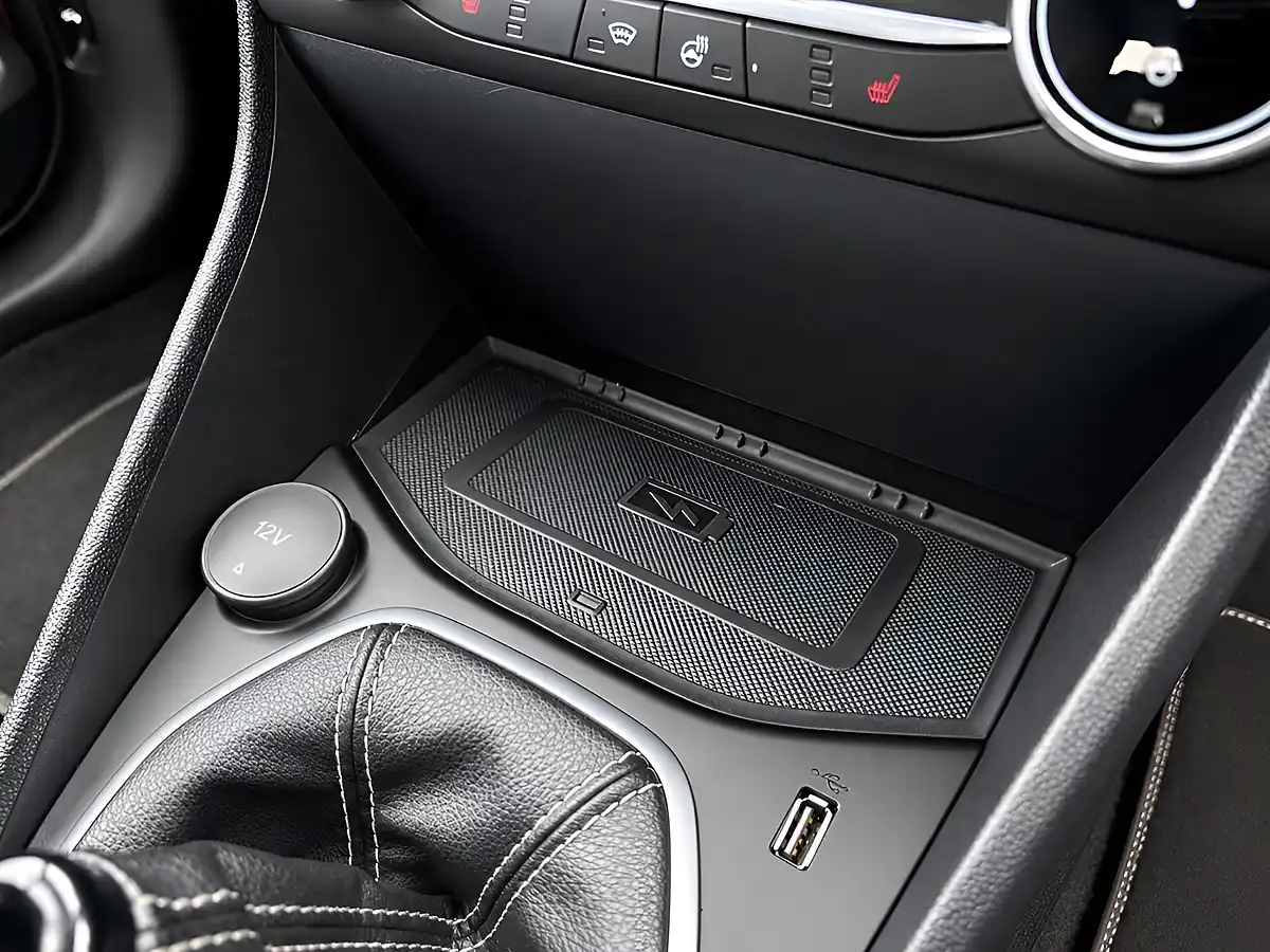 Used 2022 Ford Fiesta Titanium Vignale Red - Interior and Exterior details 18