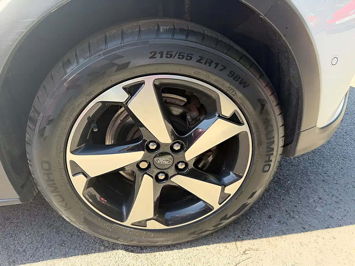 Used 2022 Ford Focus Active Style White - Interior and Exterior details 12
