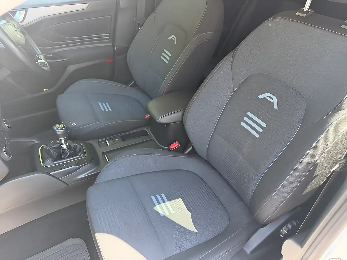 Used 2022 Ford Focus Active Style White - Interior and Exterior details 17
