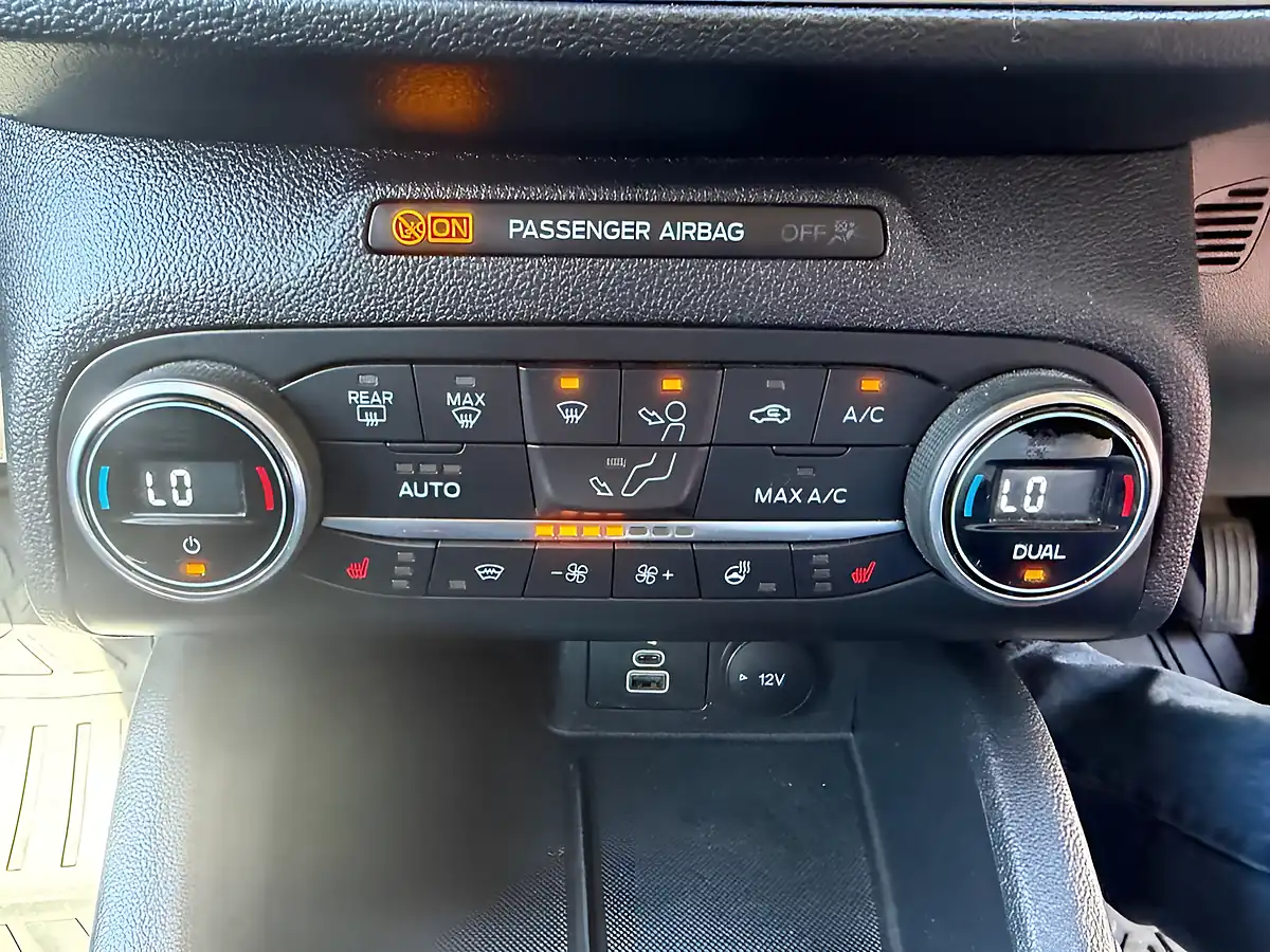 Used 2022 Ford Focus Active Style White - Interior and Exterior details 19