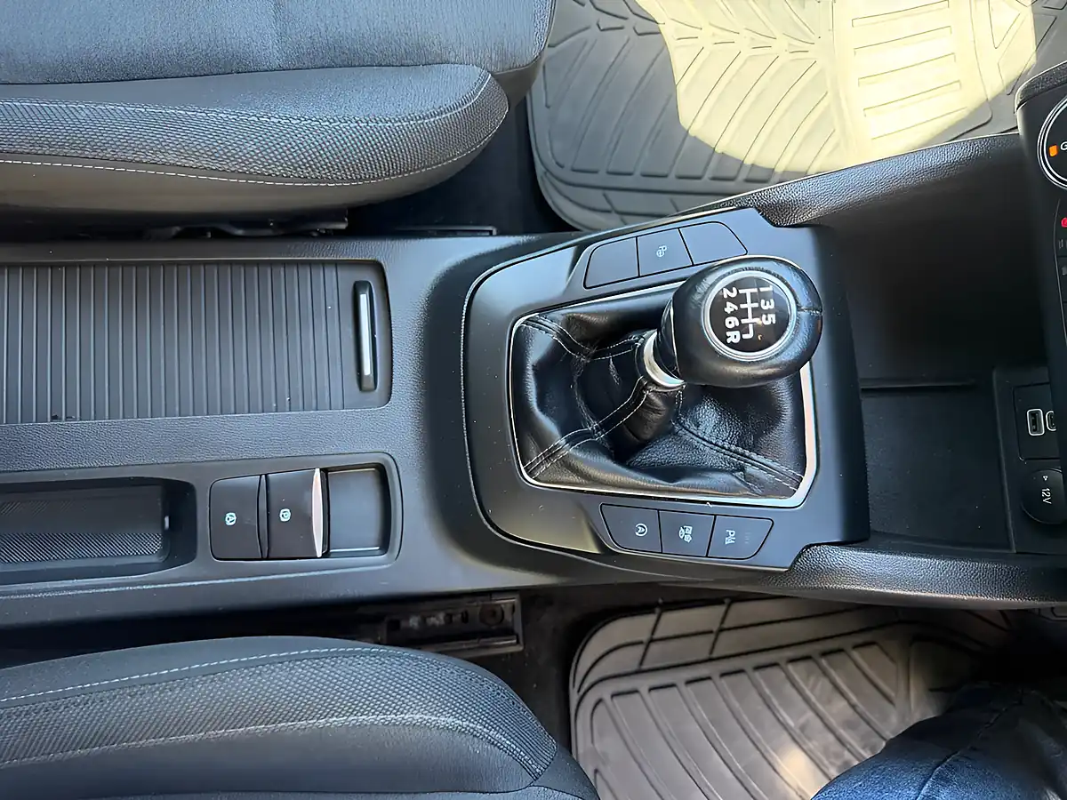 Used 2022 Ford Focus Active Style White - Interior and Exterior details 20