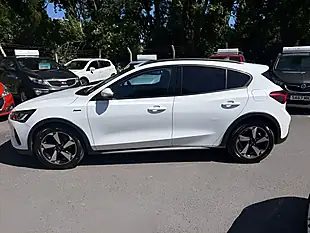 Used 2022 Ford Focus Active Style White - Interior and Exterior details 3