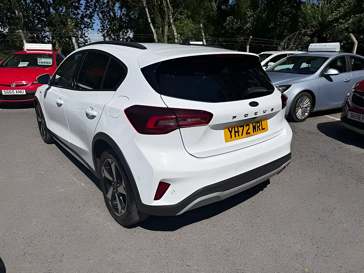 Used 2022 Ford Focus Active Style White - Interior and Exterior details 4