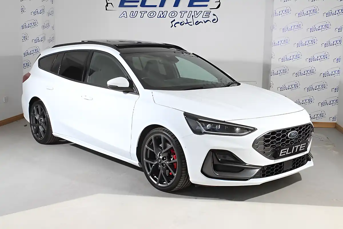 Used 2022 Ford Focus ST Frozen White - Interior and Exterior details 4