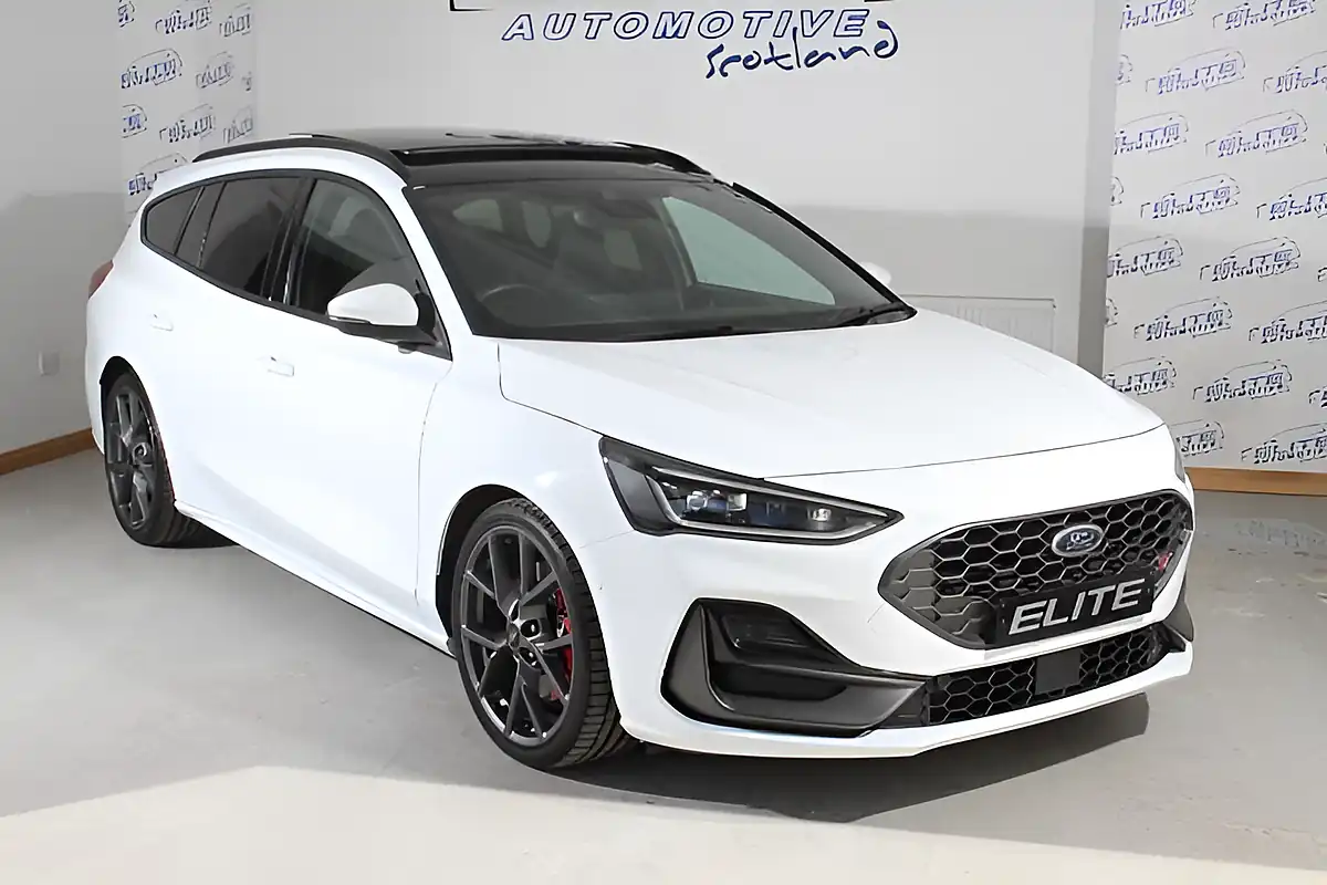 Used 2022 Ford Focus ST Frozen White - Interior and Exterior details 5