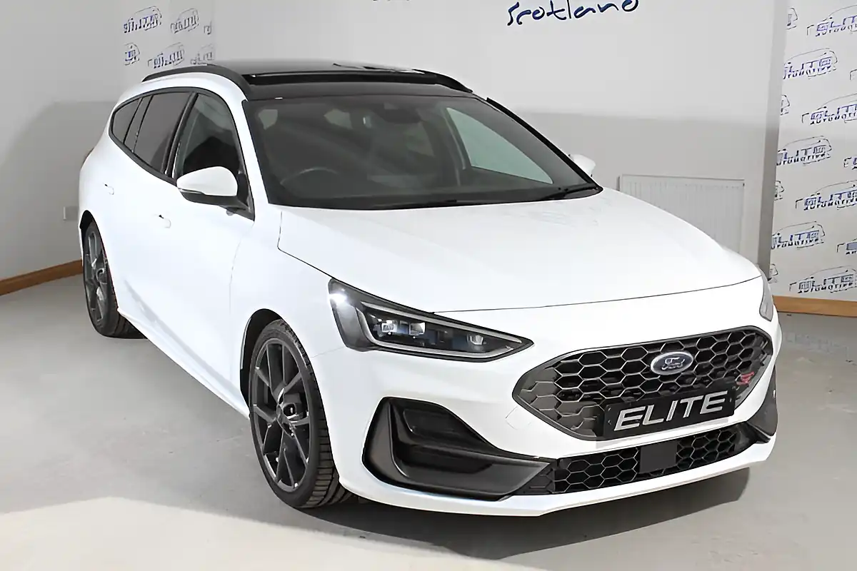 Used 2022 Ford Focus ST Frozen White - Interior and Exterior details 6