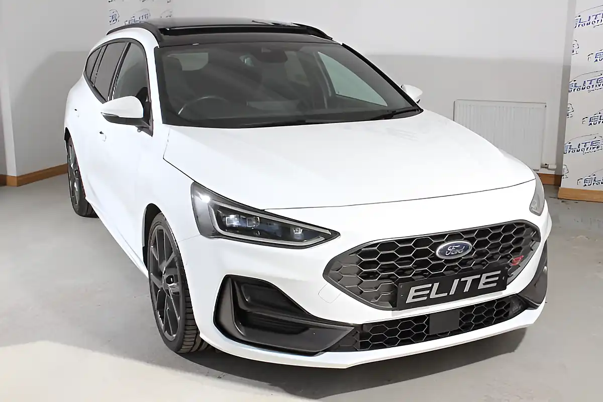 Used 2022 Ford Focus ST Frozen White - Interior and Exterior details 7
