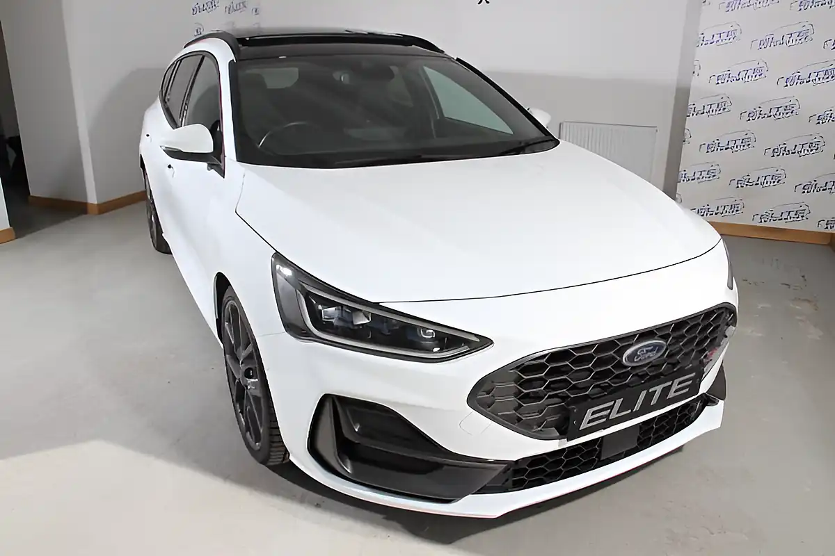 Used 2022 Ford Focus ST Frozen White - Interior and Exterior details 8