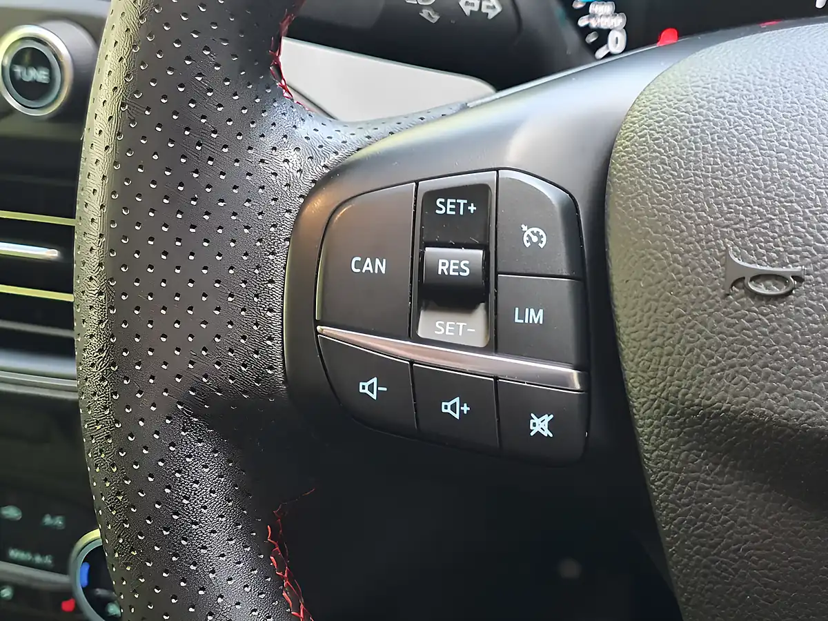 Used 2022 Ford Focus ST-Line Style Desert Island Blue - Interior and Exterior details 17