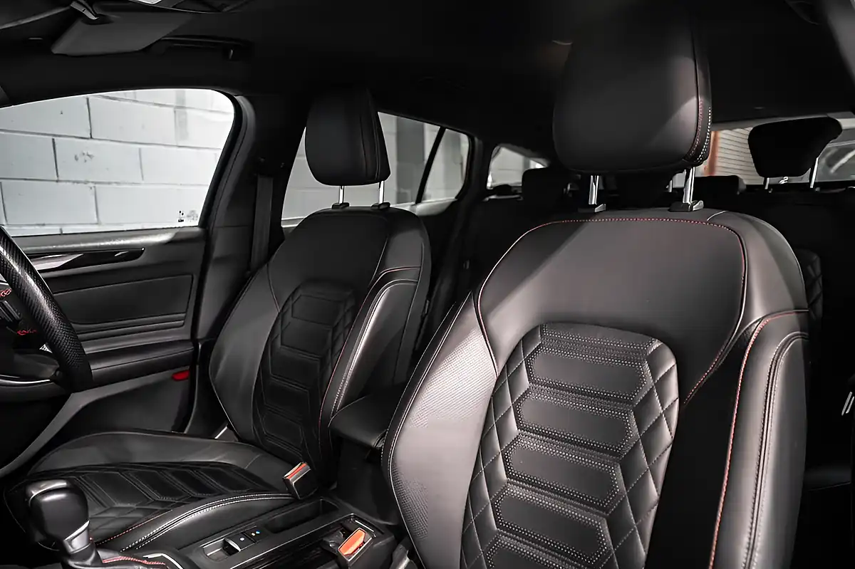 Used 2022 Ford Focus ST-Line Vignale Black - Interior and Exterior details 13