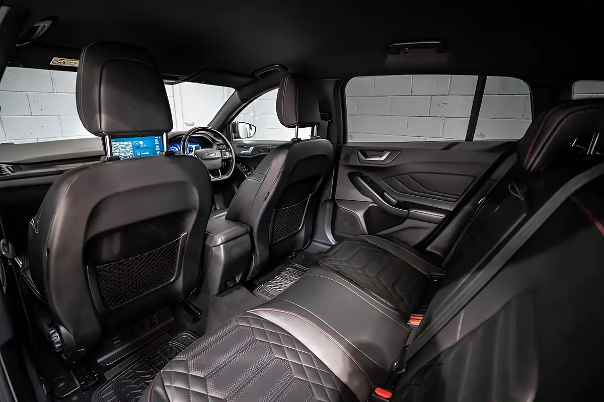 Used 2022 Ford Focus ST-Line Vignale Black - Interior and Exterior details 15