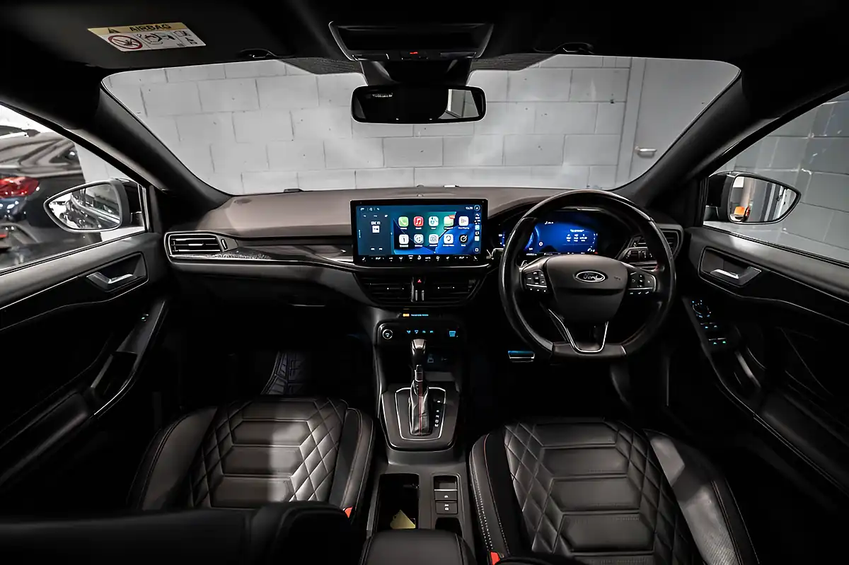 Used 2022 Ford Focus ST-Line Vignale Black - Interior and Exterior details 2