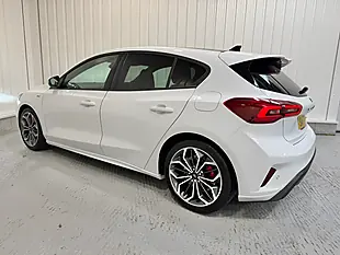 Used 2022 Ford Focus ST-Line Vignale Frozen White - Interior and Exterior details 7