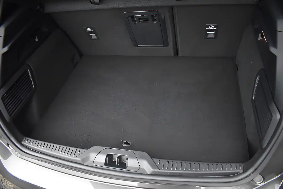 Used 2022 Ford Focus ST-Line Vignale Magnetic Grey - Interior and Exterior details 15