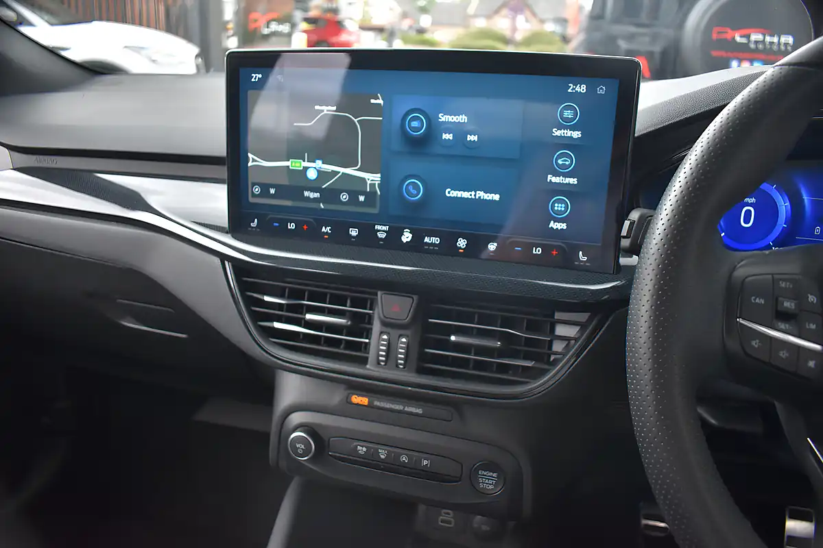 Used 2022 Ford Focus ST-Line Vignale Magnetic Grey - Interior and Exterior details 17