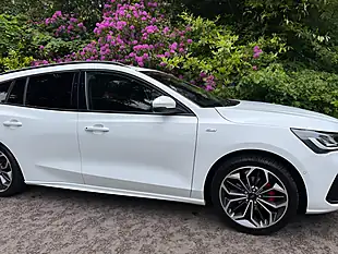 Used 2022 Ford Focus ST-Line Vignale White - Interior and Exterior details 12