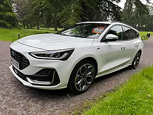 Used 2022 Ford Focus ST-Line Vignale White - Interior and Exterior details 9