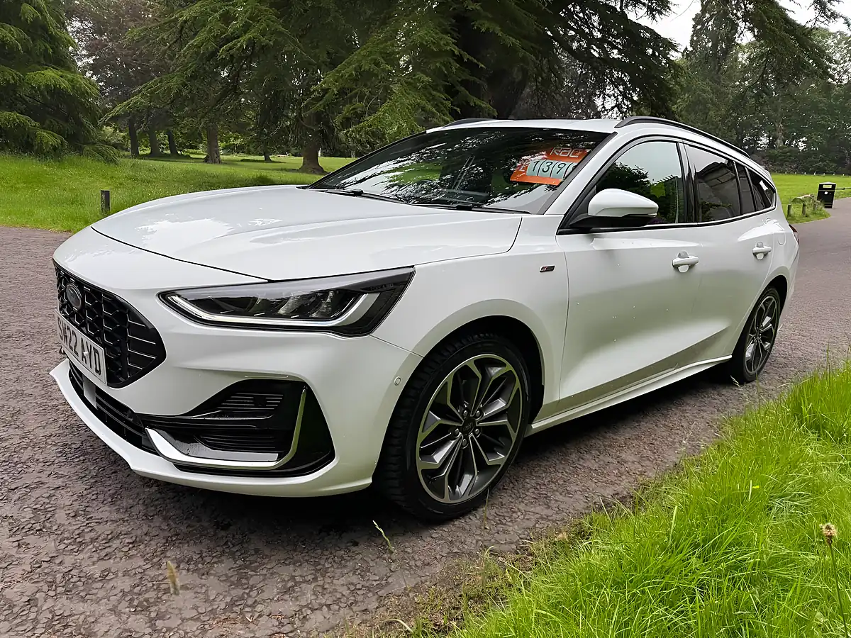 Used 2022 Ford Focus ST-Line Vignale White - Interior and Exterior details 9