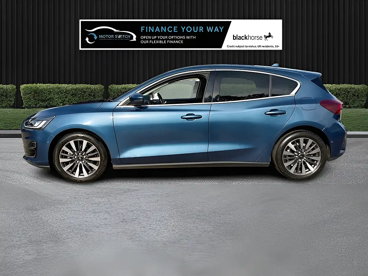 Used 2022 Ford Focus Titanium Vignale Blue - Interior and Exterior details 10