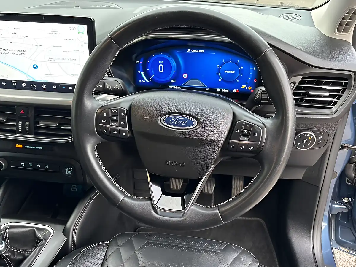 Used 2022 Ford Focus Titanium Vignale Blue - Interior and Exterior details 11