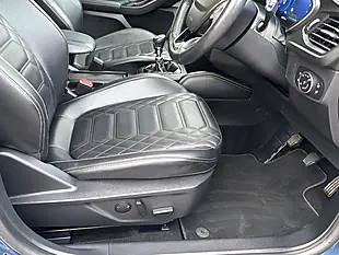 Used 2022 Ford Focus Titanium Vignale Blue - Interior and Exterior details 16