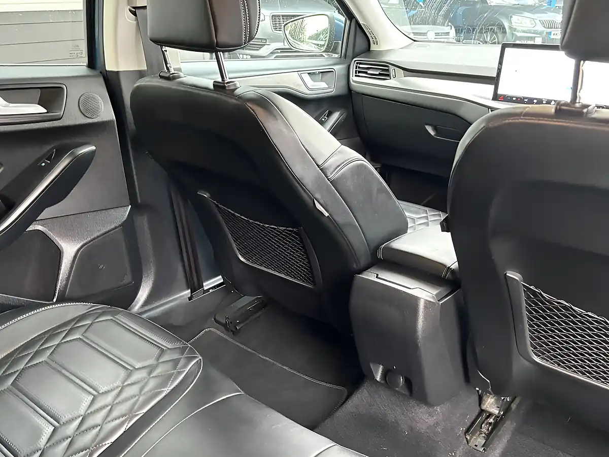 Used 2022 Ford Focus Titanium Vignale Blue - Interior and Exterior details 17