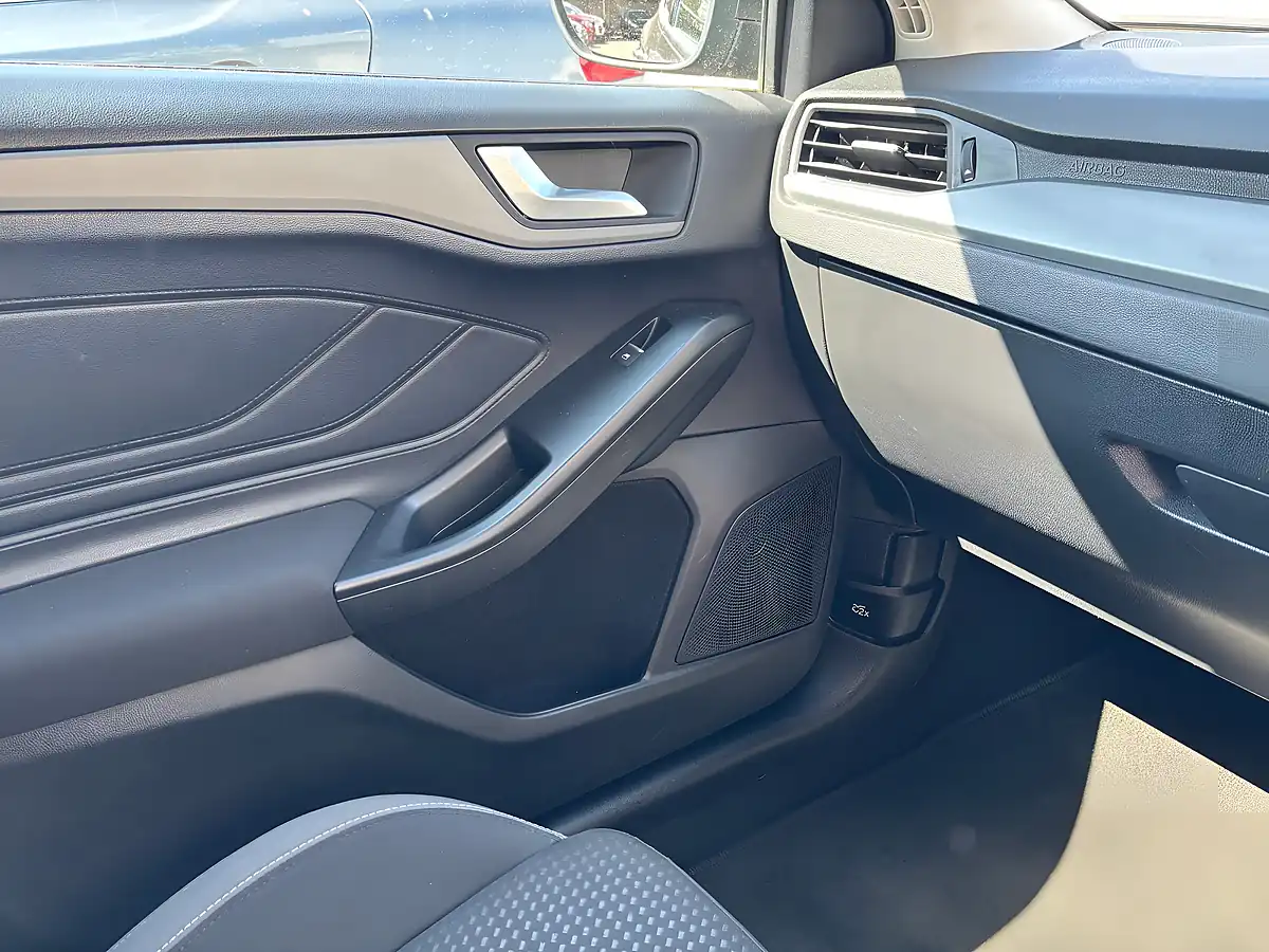 Used 2022 Ford Focus Trend Grey - Interior and Exterior details 12