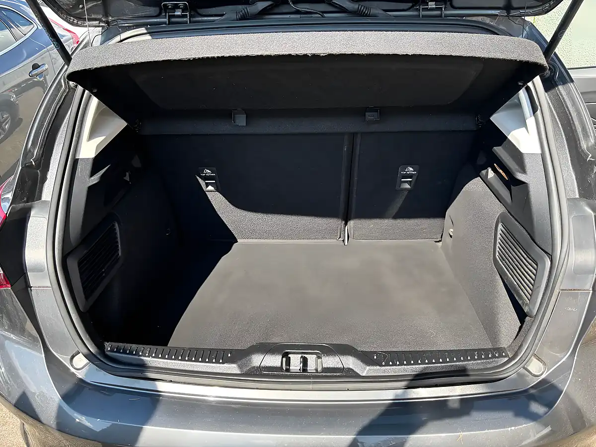 Used 2022 Ford Focus Trend Grey - Interior and Exterior details 15