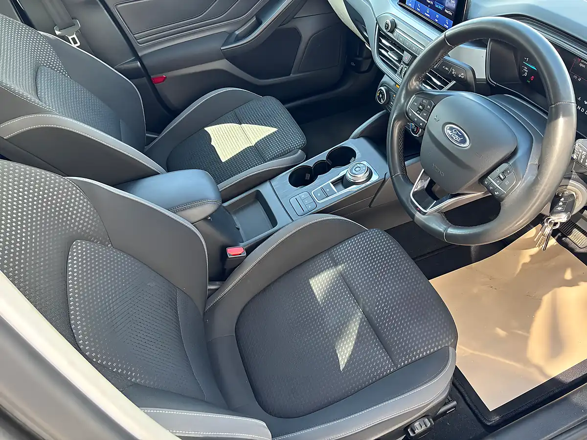 Used 2022 Ford Focus Trend Grey - Interior and Exterior details 8
