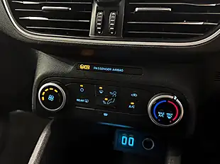 Used 2022 Ford Focus Zetec Silver - Interior and Exterior details 15