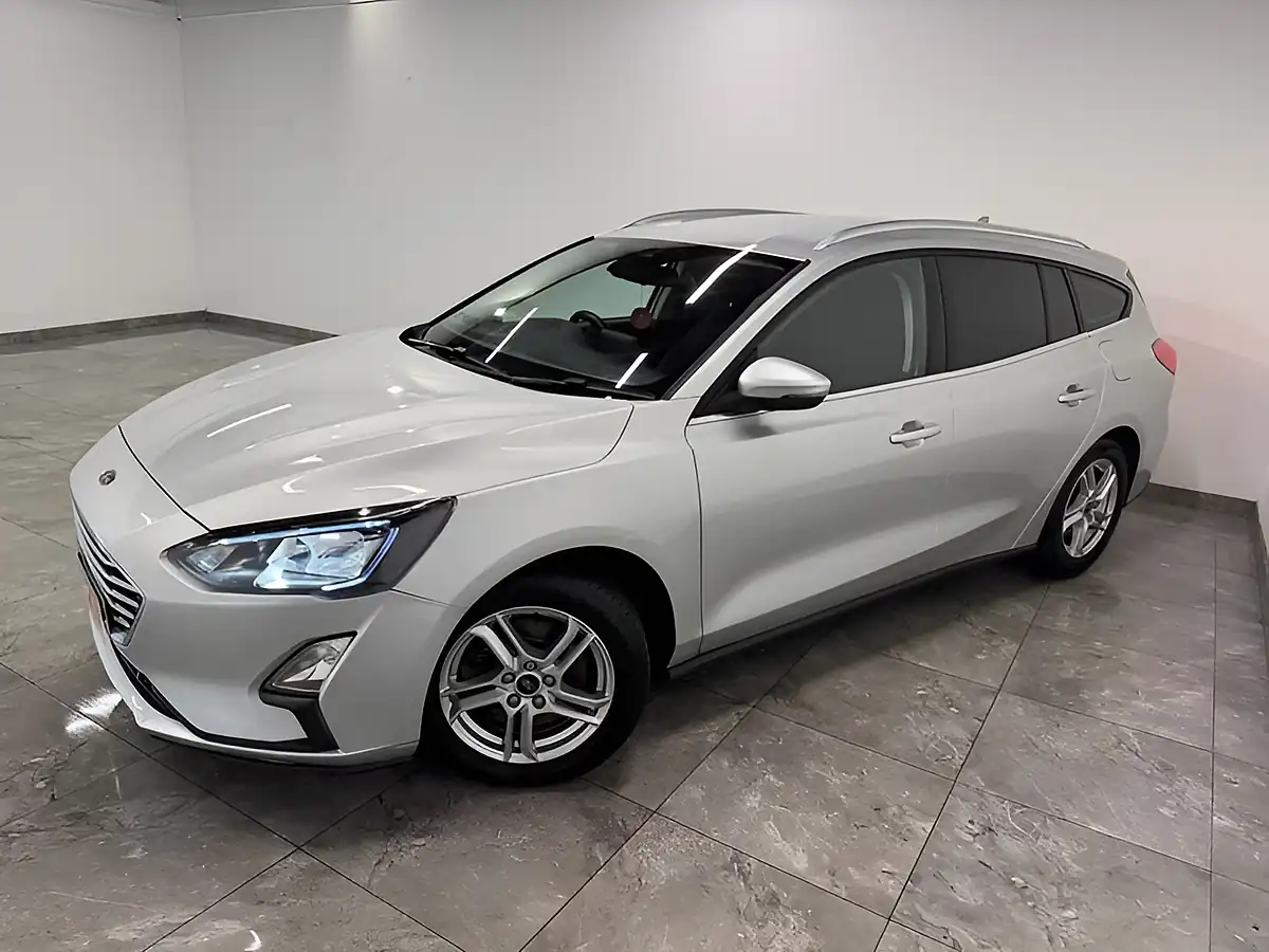 Used 2022 Ford Focus Zetec Silver - Interior and Exterior details 4