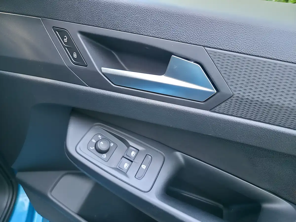 Used 2022 Ford Grand Tourneo Connect Active Boundless Blue - Interior and Exterior details 13