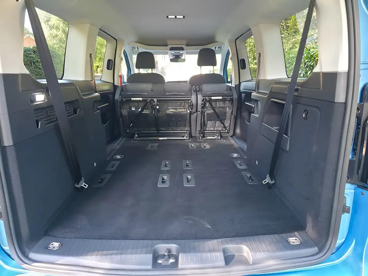 Used 2022 Ford Grand Tourneo Connect Active Boundless Blue - Interior and Exterior details 17