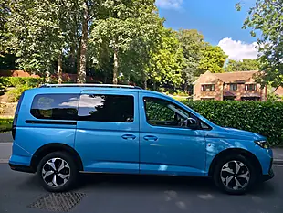 Used 2022 Ford Grand Tourneo Connect Active Boundless Blue - Interior and Exterior details 7