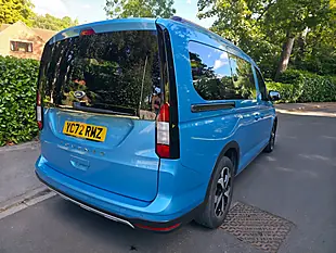 Used 2022 Ford Grand Tourneo Connect Active Boundless Blue - Interior and Exterior details 8