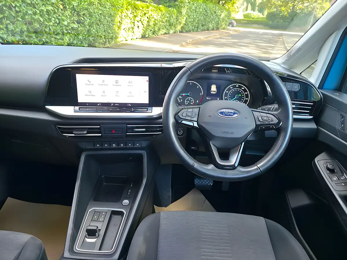 Used 2022 Ford Grand Tourneo Connect Active Boundless Blue - Interior and Exterior details 9