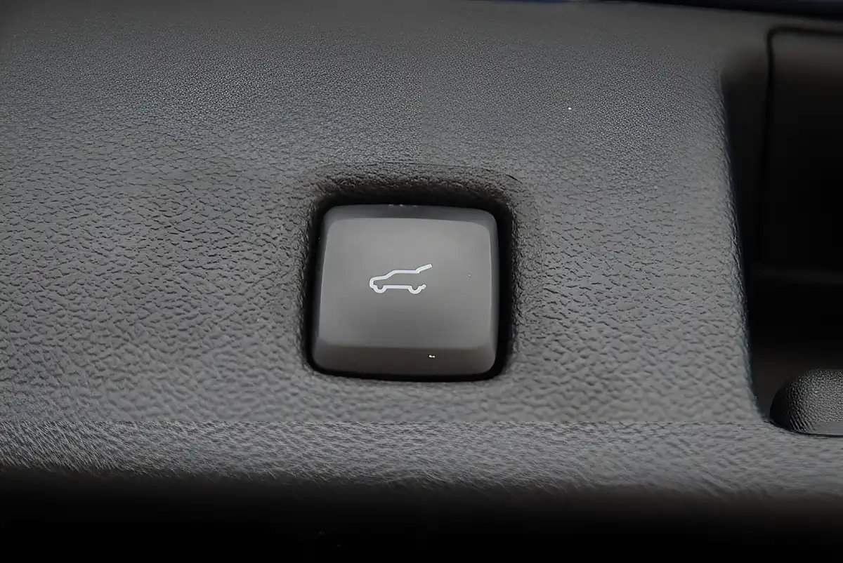 Used 2022 Ford Kuga ST-Line Edition Blue - Interior and Exterior details 8
