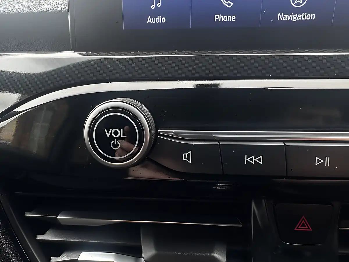 Used 2022 Ford Kuga ST-Line Silver - Interior and Exterior details 17