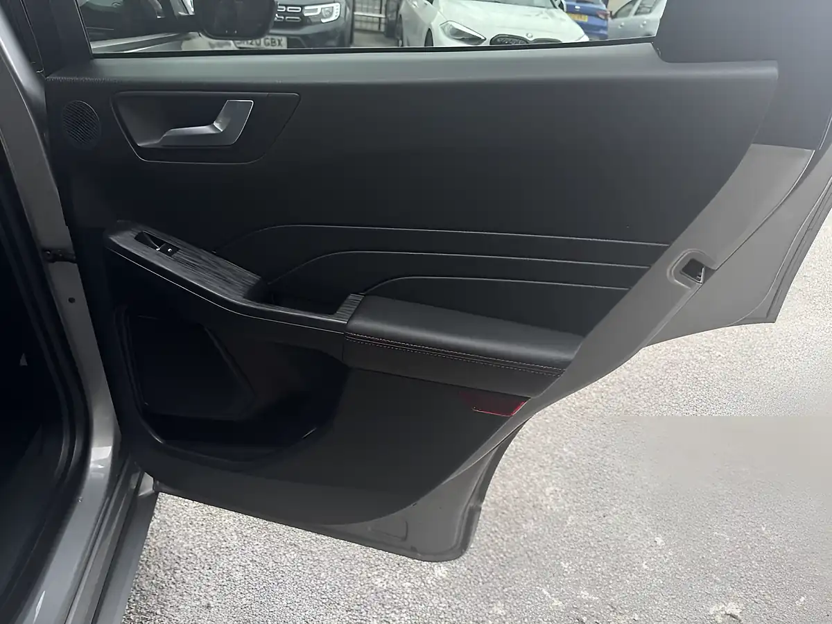 Used 2022 Ford Kuga ST-Line Silver - Interior and Exterior details 20