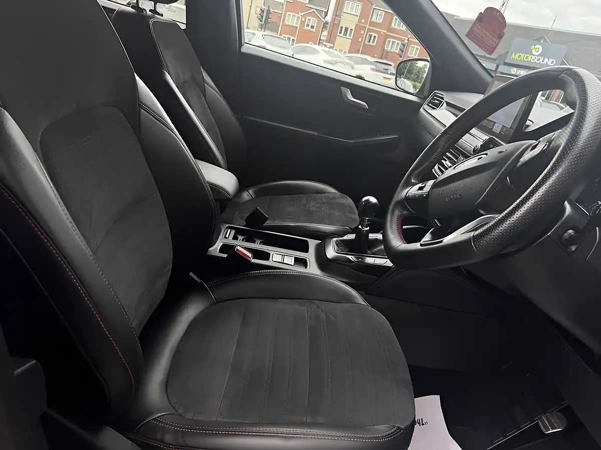 Used 2022 Ford Kuga ST-Line Silver - Interior and Exterior details 4
