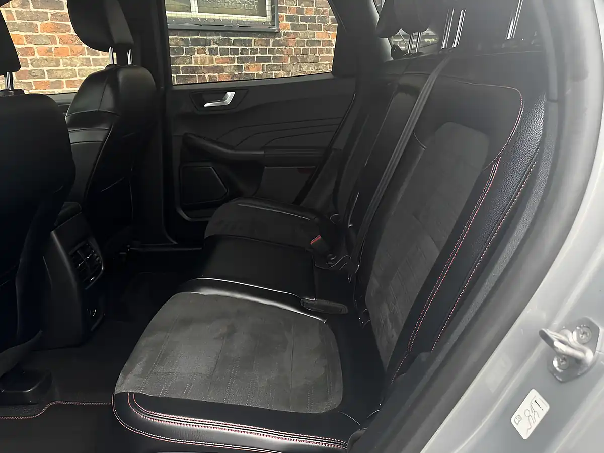 Used 2022 Ford Kuga ST-Line Silver - Interior and Exterior details 8