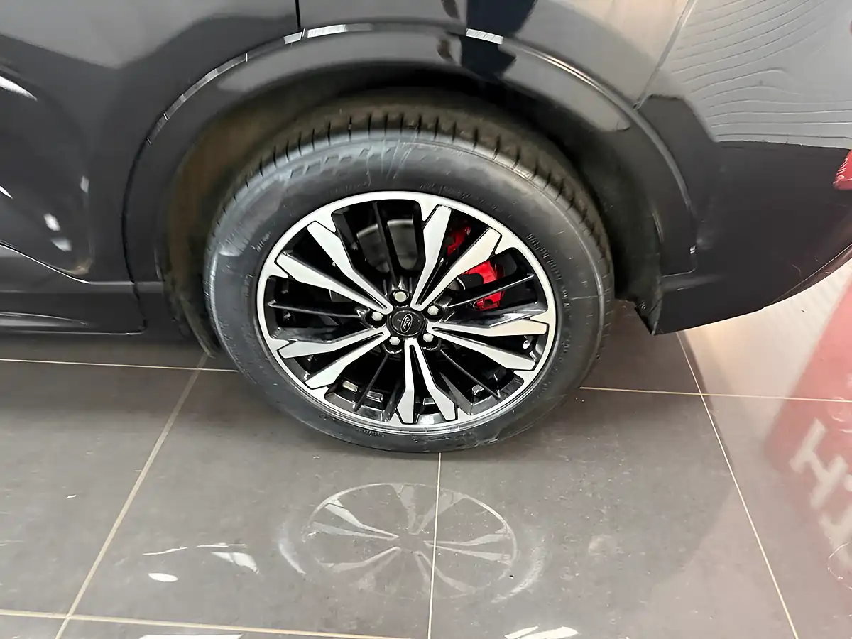 Used 2022 Ford Kuga ST-Line X Edition Black - Interior and Exterior details 11