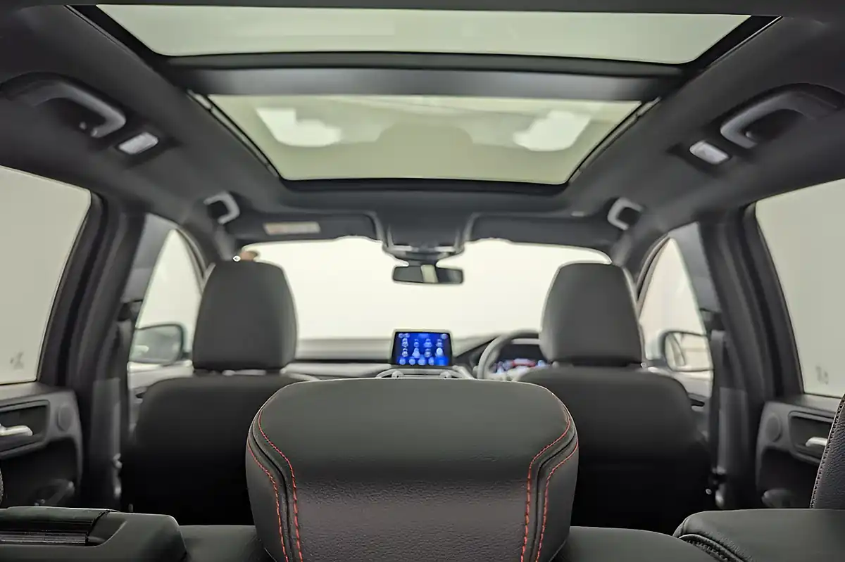 Used 2022 Ford Kuga ST-Line X Edition Frozen White - Interior and Exterior details 12